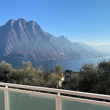 Happy Guest Apartments - Blue Apartment Riva di Solto Exterior foto